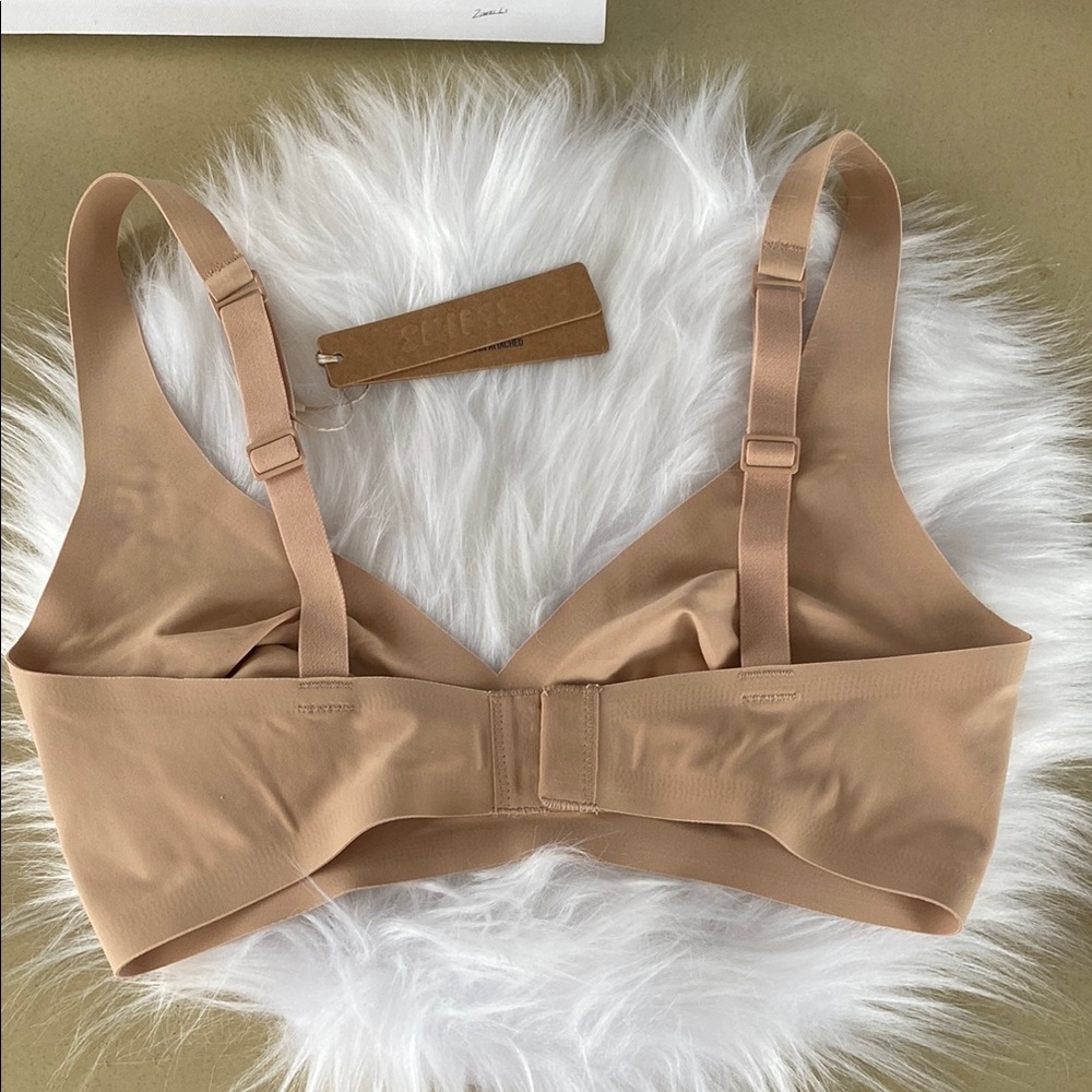 NWT Skims Naked plunge bra size x small color clay - Picture 6 of 9